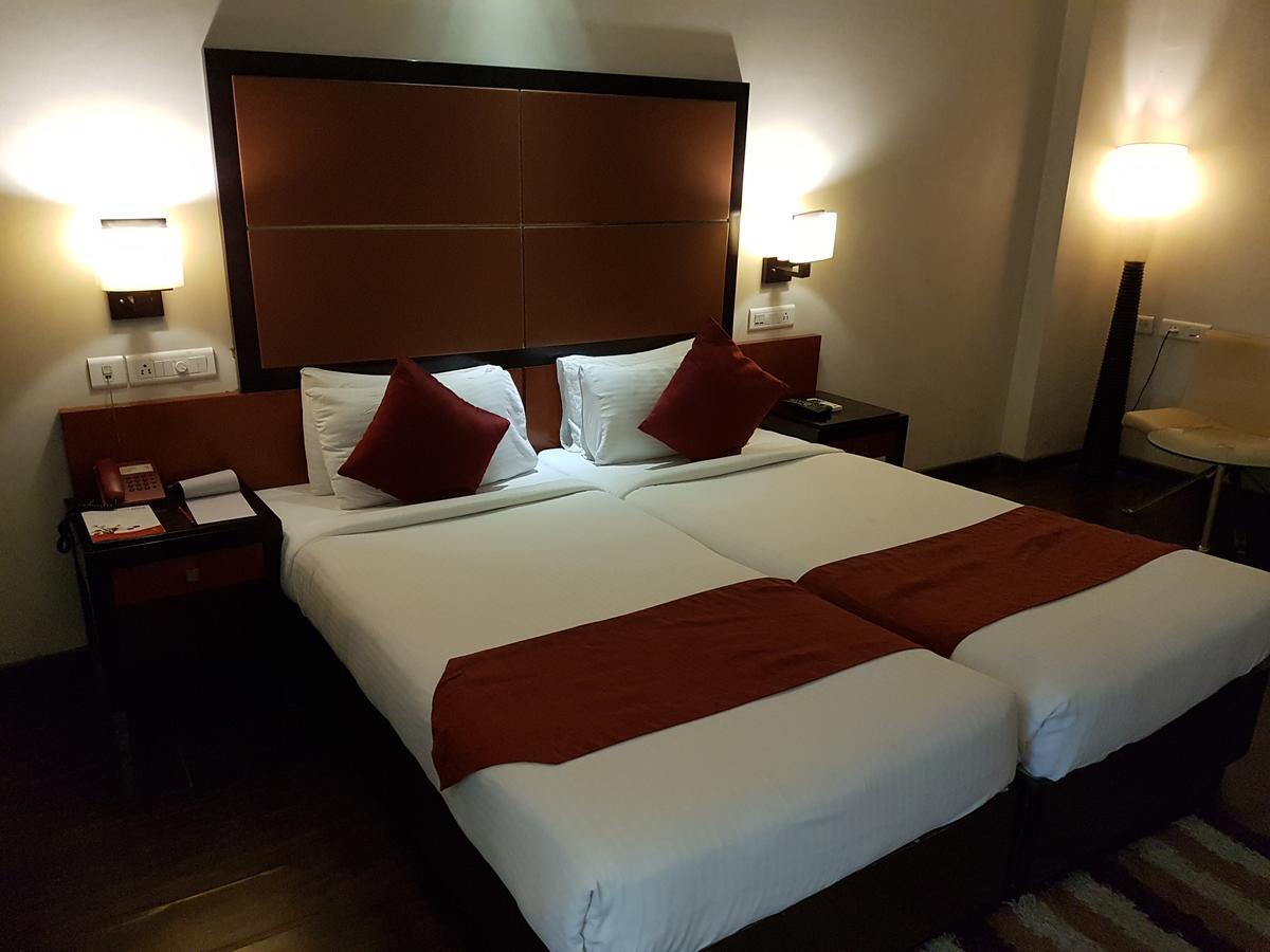 Hotel Kens Hyderabad Luaran gambar